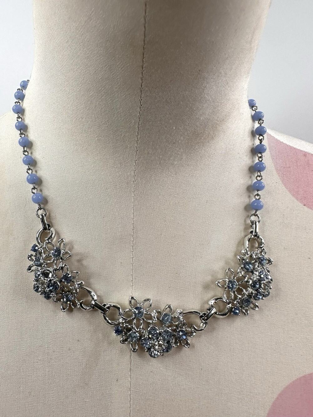Vintage Gold Tone And Blue Rhinestone Flower Necklace Costume Jewelry Party
